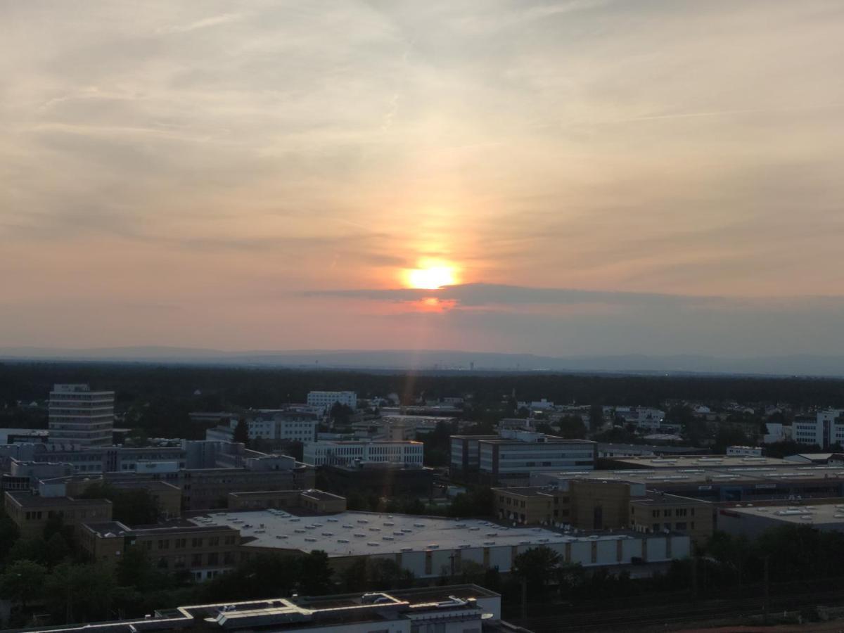 Skyline-Aussicht Und Fantastische Sonnenuntergaenge Apartment Langen  Exterior photo